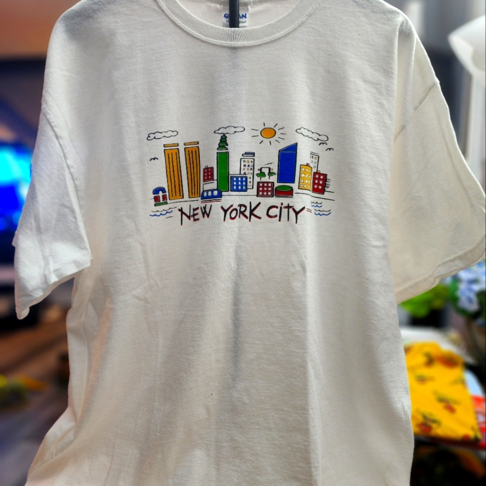 New York City Skyline Multi-colored Animated Print Tee Size XL
